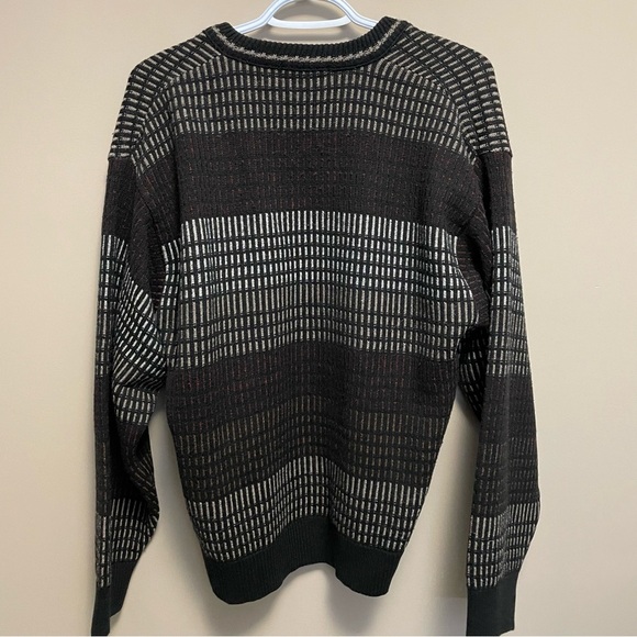 Vintage Cooper Men’s V-neck Grandpa Sweater - Picture 4 of 8